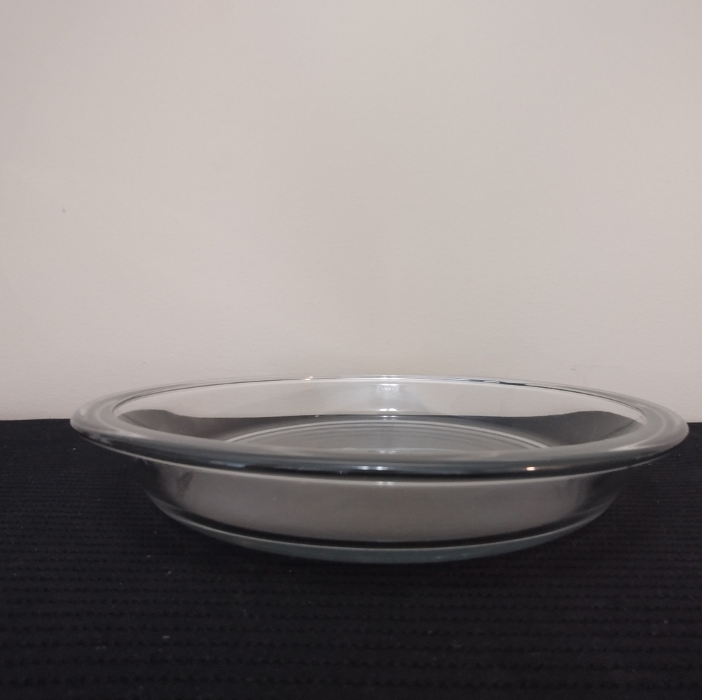 Vintage Anchor Hocking Clear Glass Rimmed Pie Plate